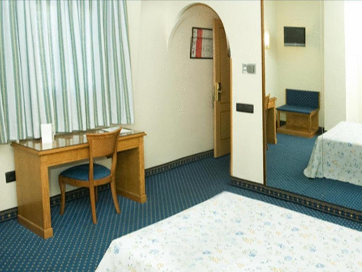 טלברה דה לה ריינה Hotel Ebora By Vivere Stays מראה חיצוני תמונה