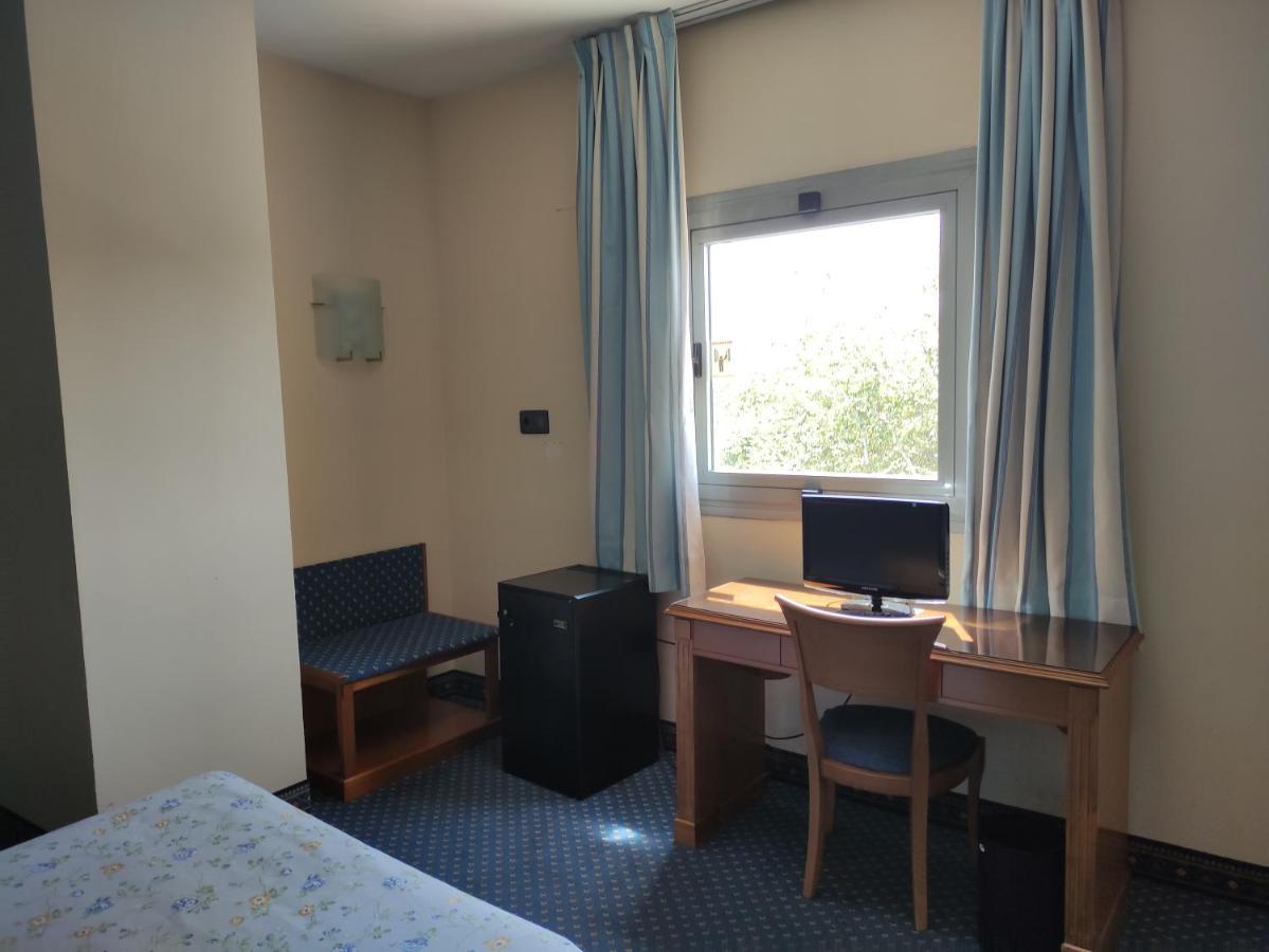 טלברה דה לה ריינה Hotel Ebora By Vivere Stays מראה חיצוני תמונה